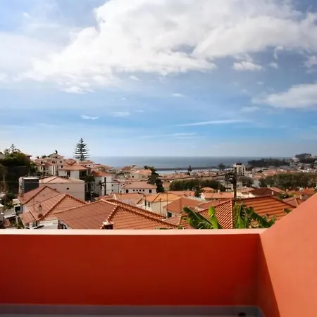 O Farol Do * فونشال