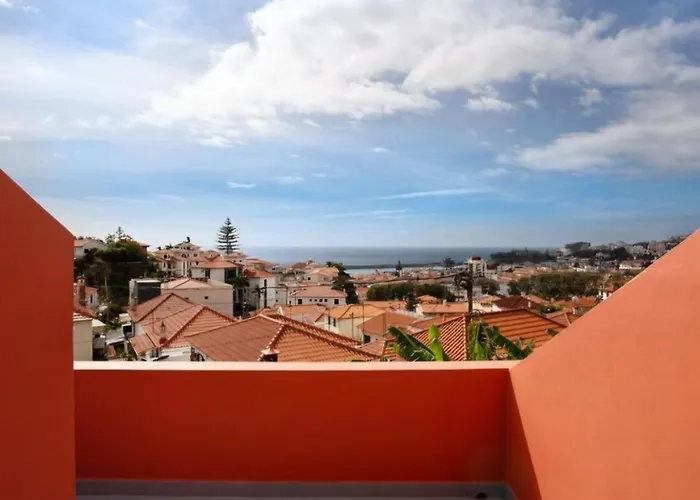 O Farol Do * Funchal (Madeira)